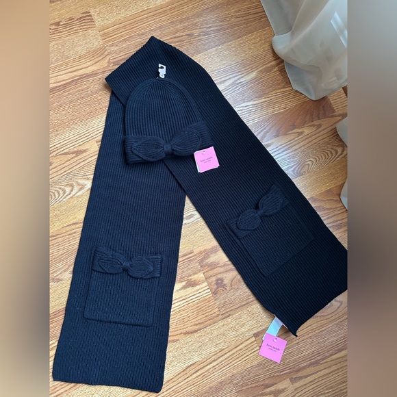 Kate Spade Pointy Bow Ribbed Wool Blend Beanie Hat and Scarf/Wrap. - Picture 11 of 15